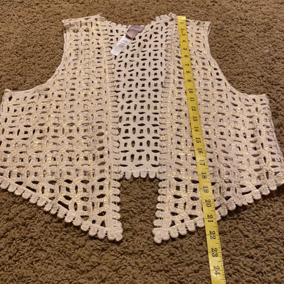 EUC Chico’s Ivory and Gold Open Front Vest Size Chico’s 1 or Medium - Picture 5 of 6